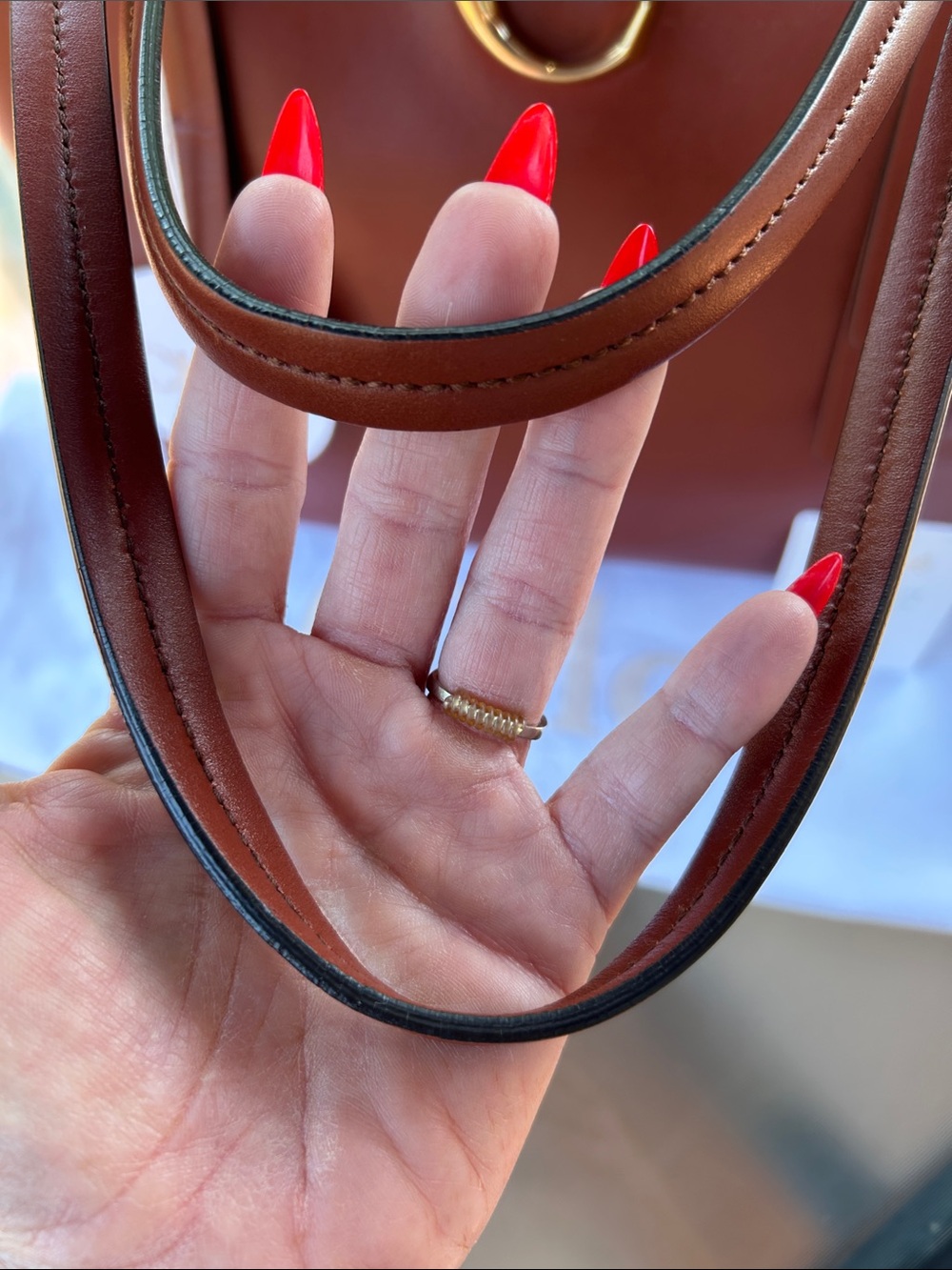 Chloé Brown Leather Tote with Gold 'C' Detail - Picture 3 of 14